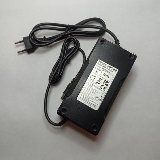 Nabíječka li-ion 15S/55,5V (63V/4A)